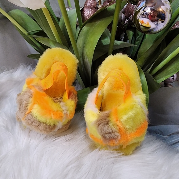 UGG FLUFF YEAH SLIDE Toddler Shoes plaid punk sandal new - Picture 2 of 6